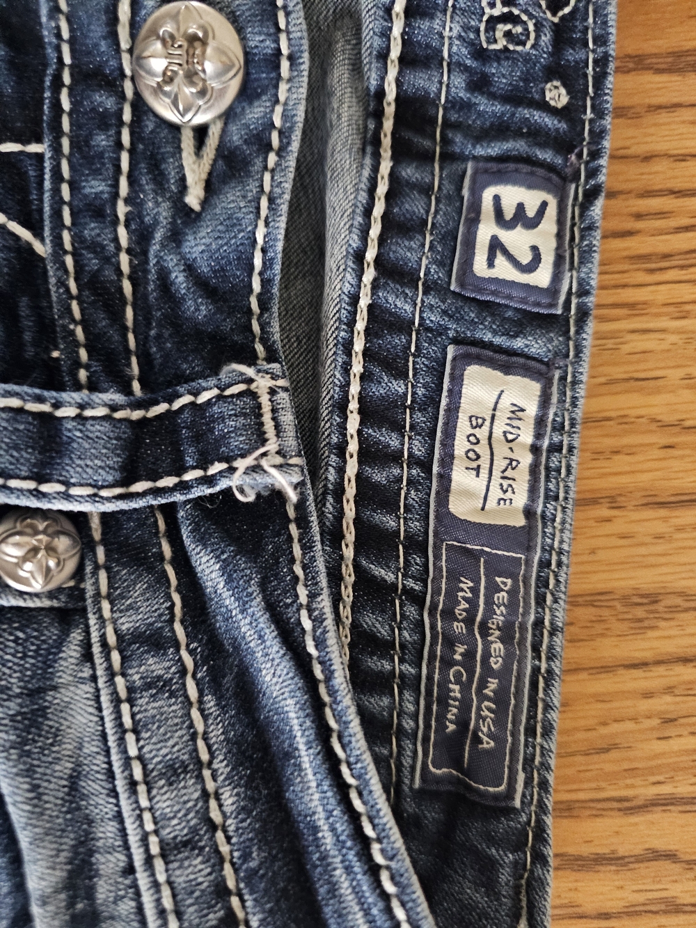 Miss Me Mid Rise Boot jeans Size 32 - Picture 5 of 10